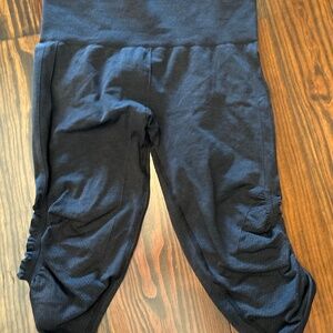 Vintage lululemon cropped leggings. Size 10